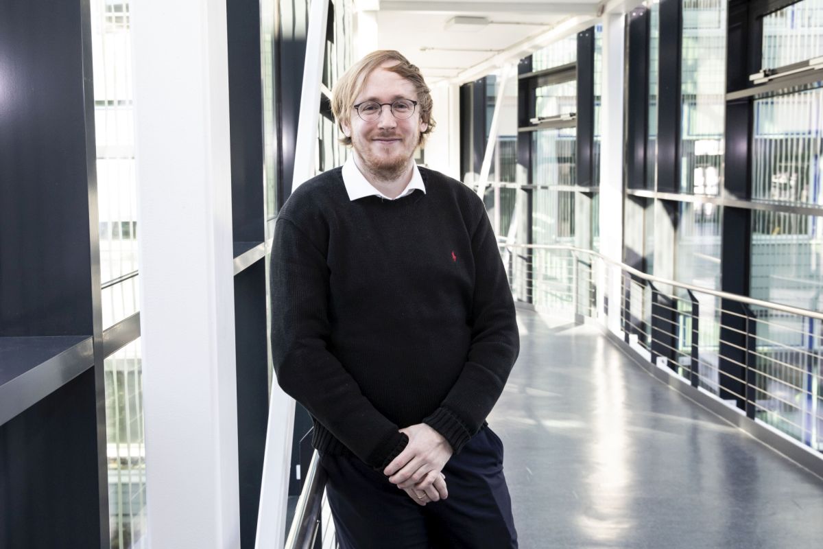Benjamin Berens posiert für ein Portrait.