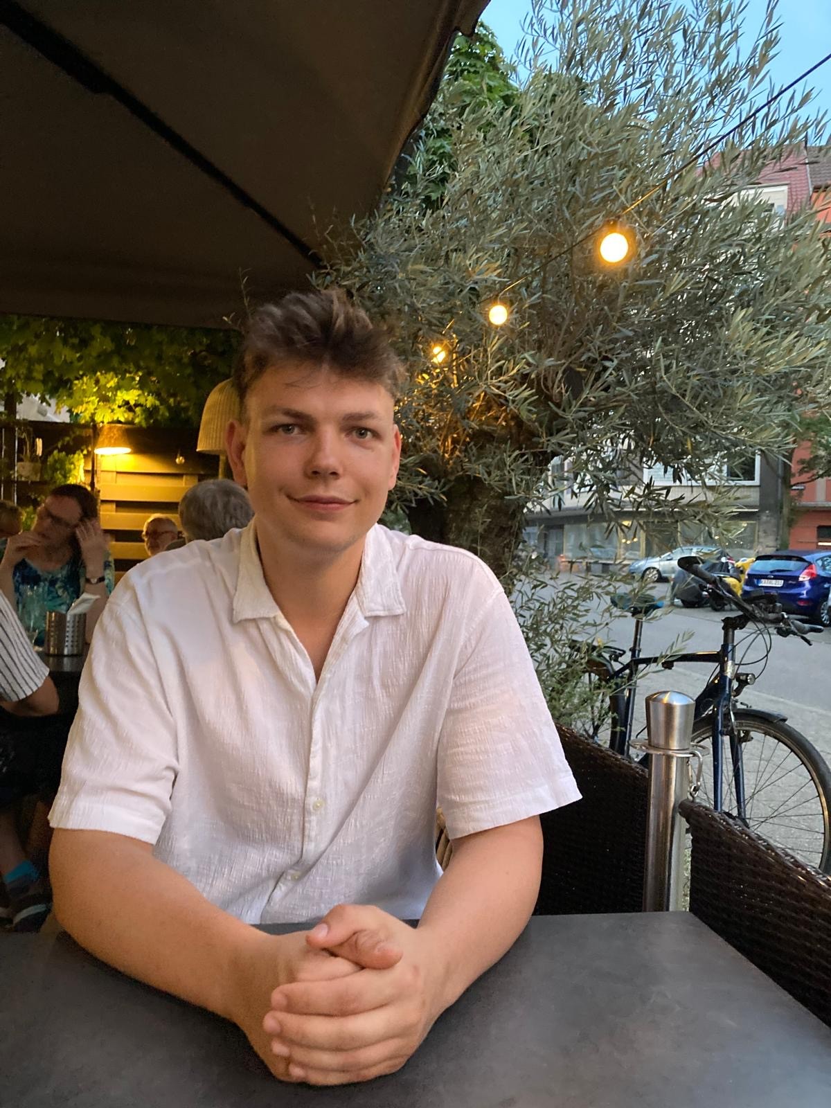 NIls posiert f&uuml;r ein Foto.