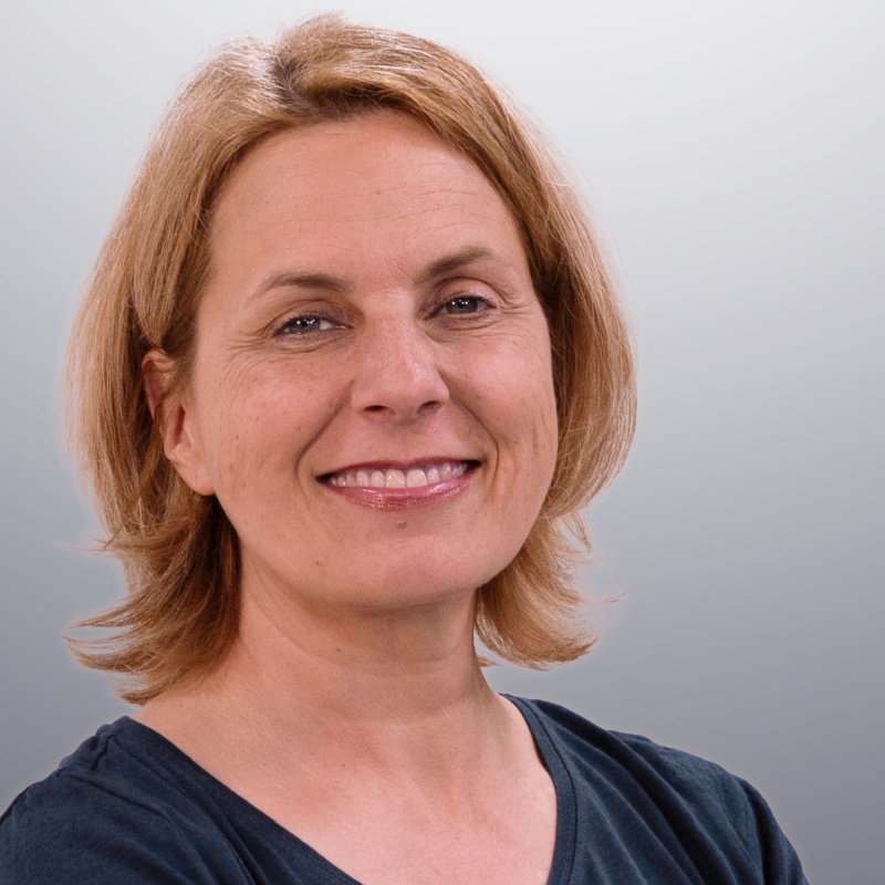 Christine Rohde posiert f&uuml;r ein Foto.